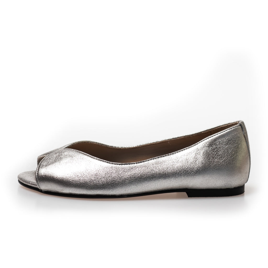 Closed toe hot sale ballet flats